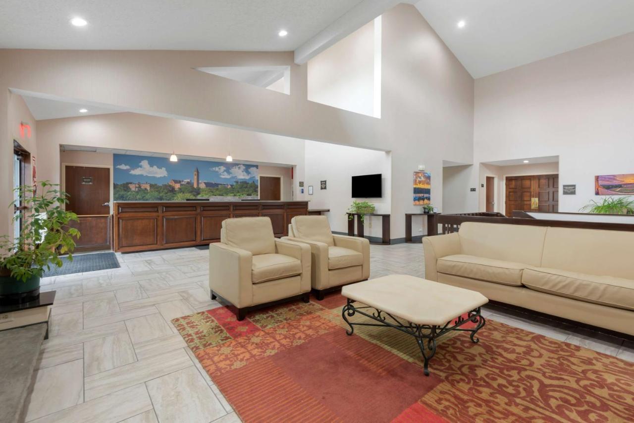 Best Western University Inn Ιθάκη Εξωτερικό φωτογραφία