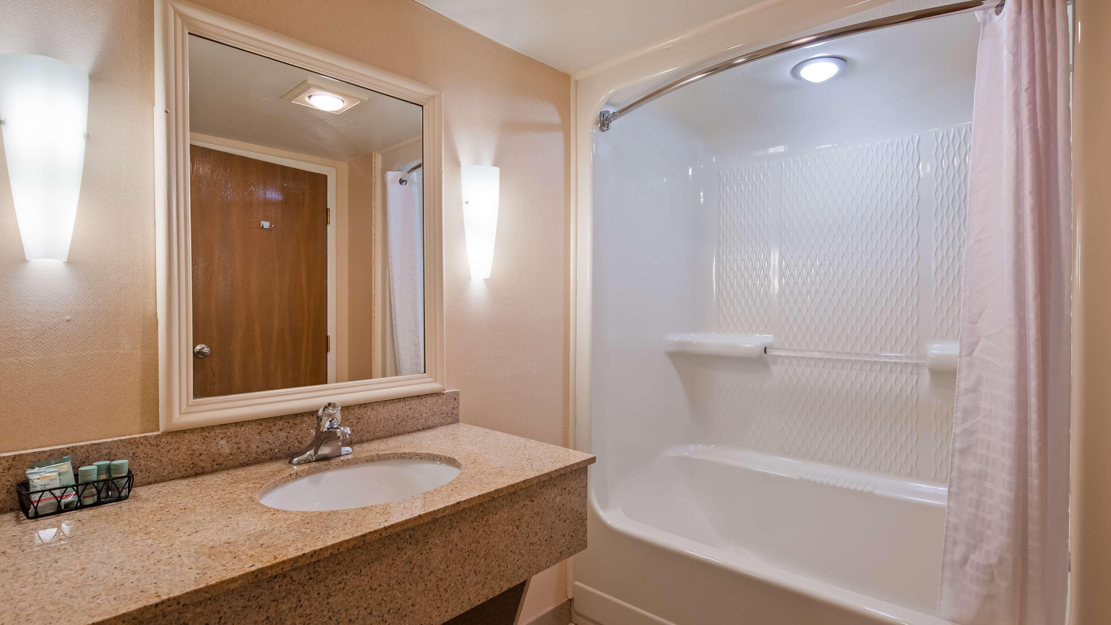 Best Western University Inn Ιθάκη Εξωτερικό φωτογραφία