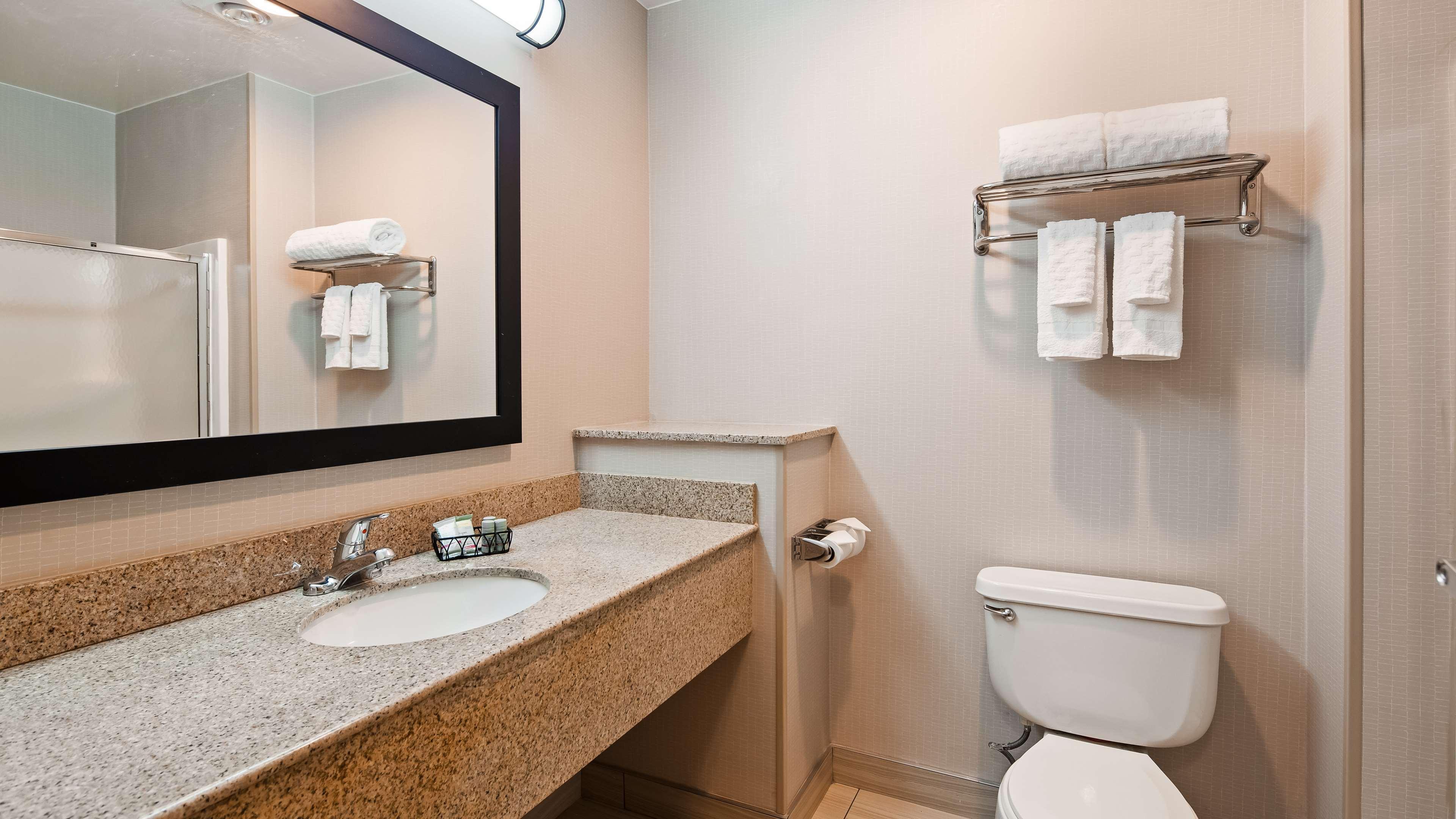 Best Western University Inn Ιθάκη Εξωτερικό φωτογραφία